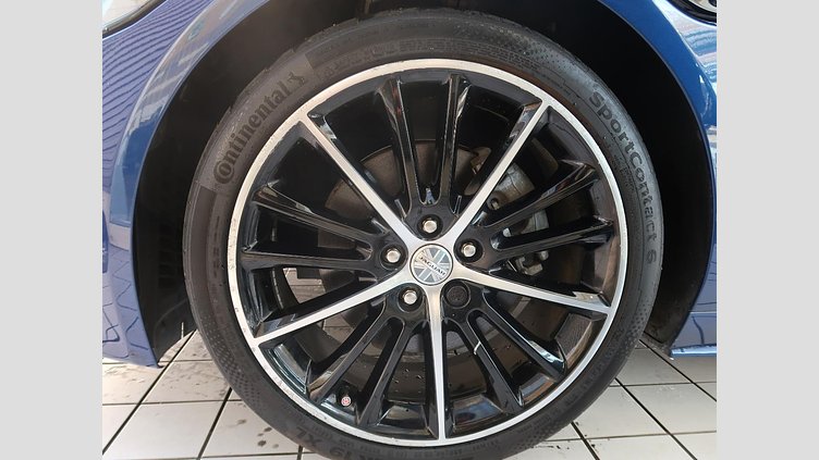 2016 認定中古車 Jaguar XE Bluefire Blue ディーゼル R‐スポーツ