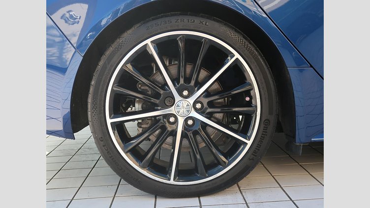 2016 認定中古車 Jaguar XE Bluefire Blue ディーゼル R‐スポーツ
