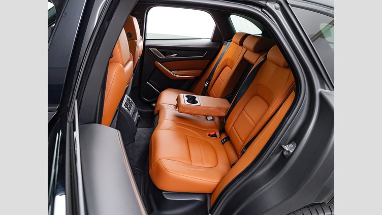 2022 認定中古車 Jaguar F-Pace サントリーニブラック P250 AWD（オートマチック） R-DYNAMIC BLACK