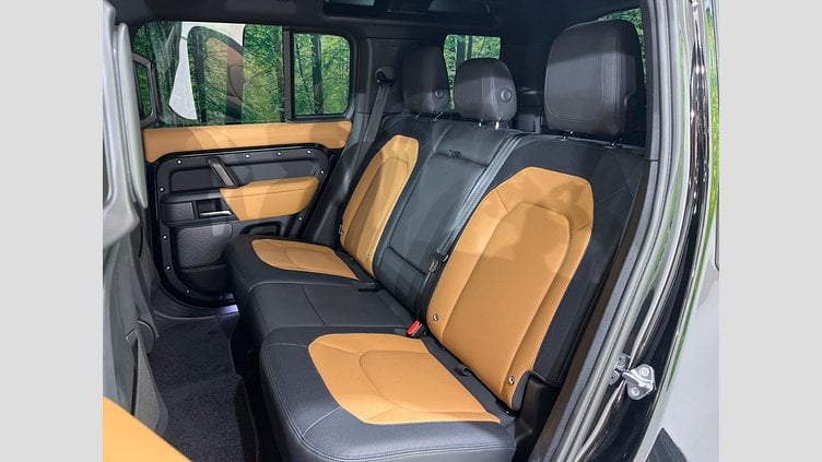 2023 認定中古車 Land Rover Defender 110 サントリーニブラック D300 AWD（AT） X-DYNAMIC HSE