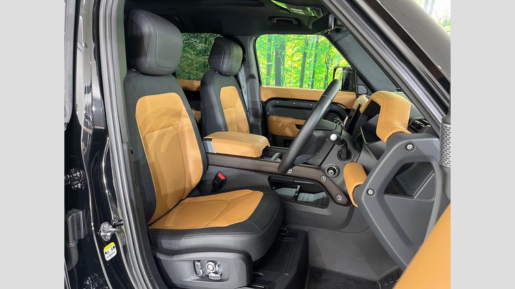 2023 認定中古車 Land Rover Defender 110 サントリーニブラック D300 AWD（AT） X-DYNAMIC HSE