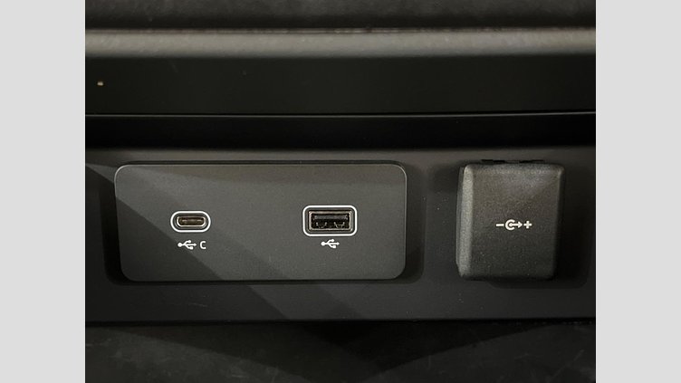 2023 認定中古車 Land Rover Defender 110 サントリーニブラック D300 AWD（AT） X-DYNAMIC HSE