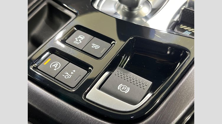 2019 認定中古車 Jaguar F-Type カルパチアン グレー (プレミアム・メタリック) ジャガー 3.0リッターV6 340PS スーパーチャージドガソリン エンジン (オートマチックトランスミッション) F-TYPEクーペ CHEQUERED FLAG