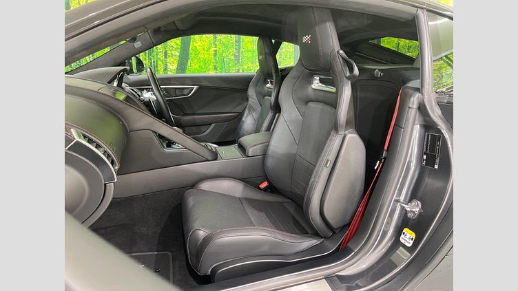 2019 認定中古車 Jaguar F-Type カルパチアン グレー (プレミアム・メタリック) ジャガー 3.0リッターV6 340PS スーパーチャージドガソリン エンジン (オートマチックトランスミッション) F-TYPEクーペ CHEQUERED FLAG