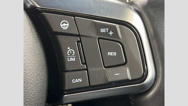 2019 認定中古車 Jaguar F-Type カルパチアン グレー (プレミアム・メタリック) ジャガー 3.0リッターV6 340PS スーパーチャージドガソリン エンジン (オートマチックトランスミッション) F-TYPEクーペ CHEQUERED FLAG