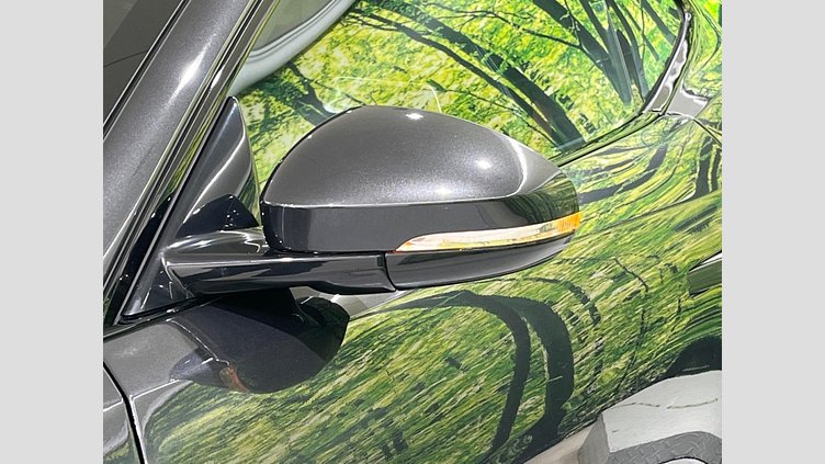 2019 認定中古車 Jaguar F-Type カルパチアン グレー (プレミアム・メタリック) ジャガー 3.0リッターV6 340PS スーパーチャージドガソリン エンジン (オートマチックトランスミッション) F-TYPEクーペ CHEQUERED FLAG