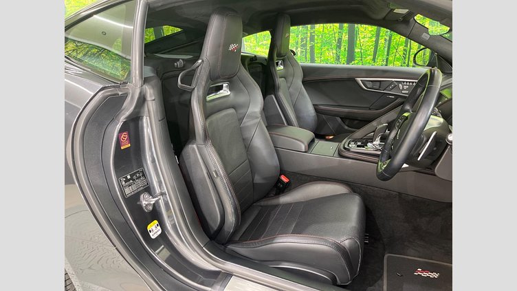 2019 認定中古車 Jaguar F-Type カルパチアン グレー (プレミアム・メタリック) ジャガー 3.0リッターV6 340PS スーパーチャージドガソリン エンジン (オートマチックトランスミッション) F-TYPEクーペ CHEQUERED FLAG