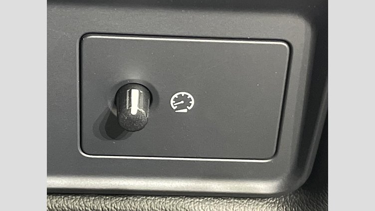 2019 認定中古車 Jaguar F-Type カルパチアン グレー (プレミアム・メタリック) ジャガー 3.0リッターV6 340PS スーパーチャージドガソリン エンジン (オートマチックトランスミッション) F-TYPEクーペ CHEQUERED FLAG