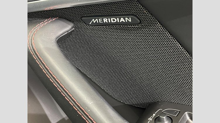 2019 認定中古車 Jaguar F-Type カルパチアン グレー (プレミアム・メタリック) ジャガー 3.0リッターV6 340PS スーパーチャージドガソリン エンジン (オートマチックトランスミッション) F-TYPEクーペ CHEQUERED FLAG