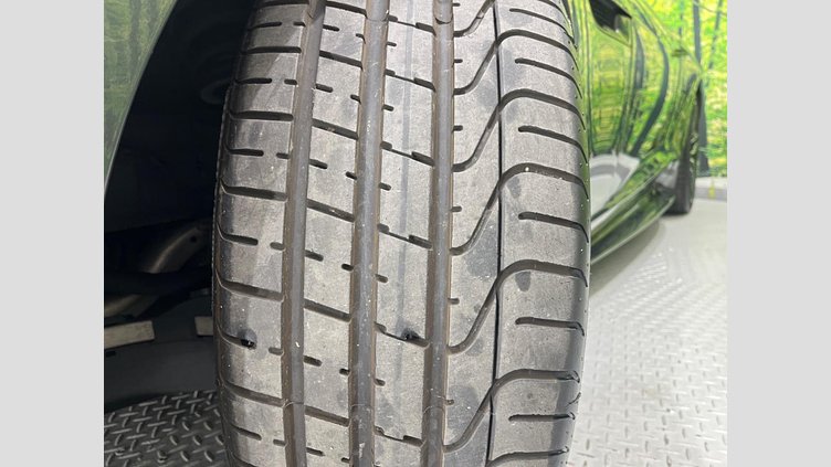 2019 認定中古車 Jaguar F-Type カルパチアン グレー (プレミアム・メタリック) ジャガー 3.0リッターV6 340PS スーパーチャージドガソリン エンジン (オートマチックトランスミッション) F-TYPEクーペ CHEQUERED FLAG