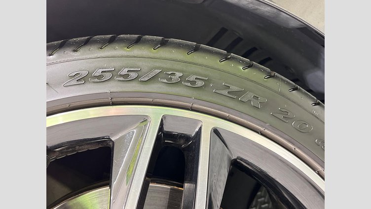 2019 認定中古車 Jaguar F-Type カルパチアン グレー (プレミアム・メタリック) ジャガー 3.0リッターV6 340PS スーパーチャージドガソリン エンジン (オートマチックトランスミッション) F-TYPEクーペ CHEQUERED FLAG