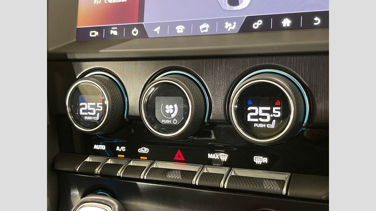 2019 認定中古車 Jaguar F-Type カルパチアン グレー (プレミアム・メタリック) ジャガー 3.0リッターV6 340PS スーパーチャージドガソリン エンジン (オートマチックトランスミッション) F-TYPEクーペ CHEQUERED FLAG