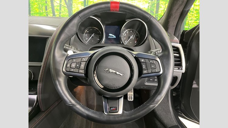 2019 認定中古車 Jaguar F-Type カルパチアン グレー (プレミアム・メタリック) ジャガー 3.0リッターV6 340PS スーパーチャージドガソリン エンジン (オートマチックトランスミッション) F-TYPEクーペ CHEQUERED FLAG