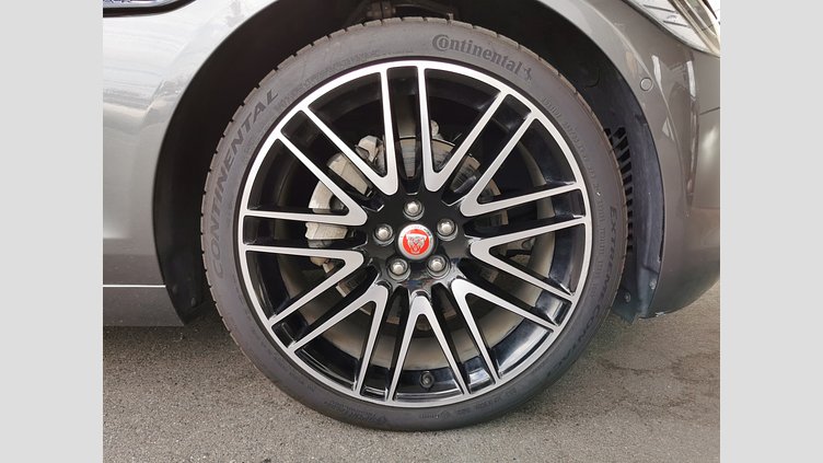 2019 認定中古車 Jaguar XF Ammonite Grey プレステージ2.0L P250 スポーツブレイク