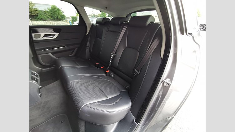 2019 認定中古車 Jaguar XF Ammonite Grey プレステージ2.0L P250 スポーツブレイク