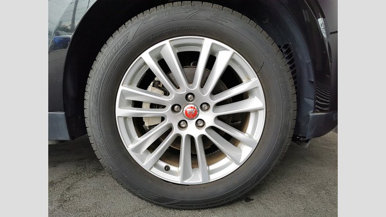 2016 認定中古車 Jaguar F-Pace Narvik Black 20d プレステージ