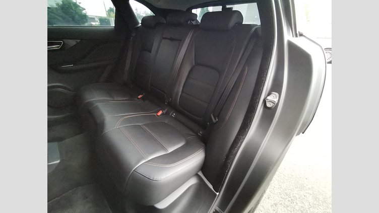 2016 認定中古車 Jaguar F-Pace Narvik Black 20d プレステージ