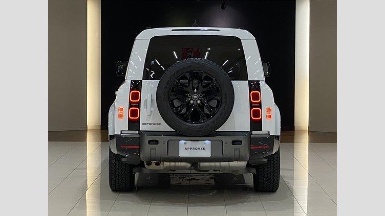 2023 認定中古車 Land Rover Defender 130 フジホワイト D300 AWD（AT） OUTBOUND
