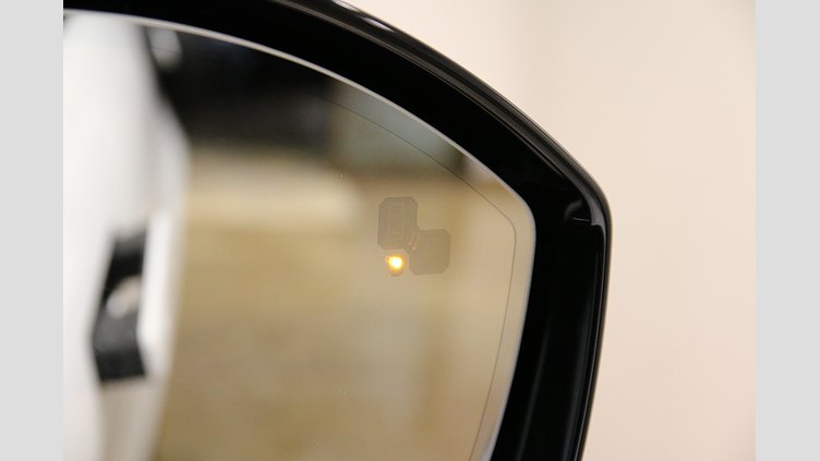 2024 認定中古車 Land Rover Range Rover Evoque フジホワイト プラグインハイブリッド（ガソリン） DYNAMIC HSE