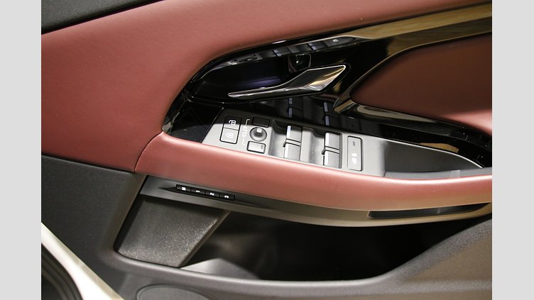 2024 認定中古車 Land Rover Range Rover Evoque フジホワイト プラグインハイブリッド（ガソリン） DYNAMIC HSE