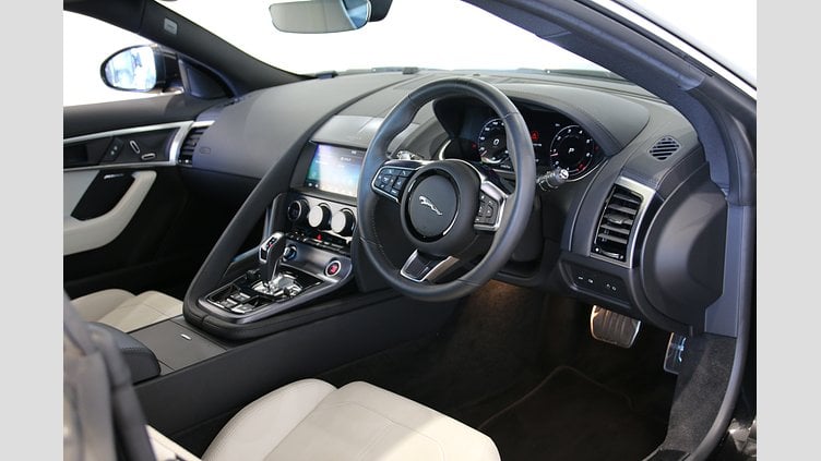 2021 認定中古車 Jaguar F-Type サントリーニブラック P300 オートマチック 後輪駆動 F-TYPEクーペ R-DYNAMIC