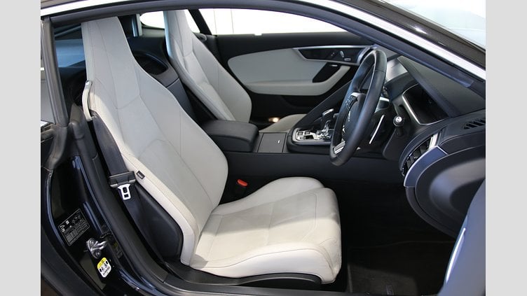 2021 認定中古車 Jaguar F-Type サントリーニブラック P300 オートマチック 後輪駆動 F-TYPEクーペ R-DYNAMIC