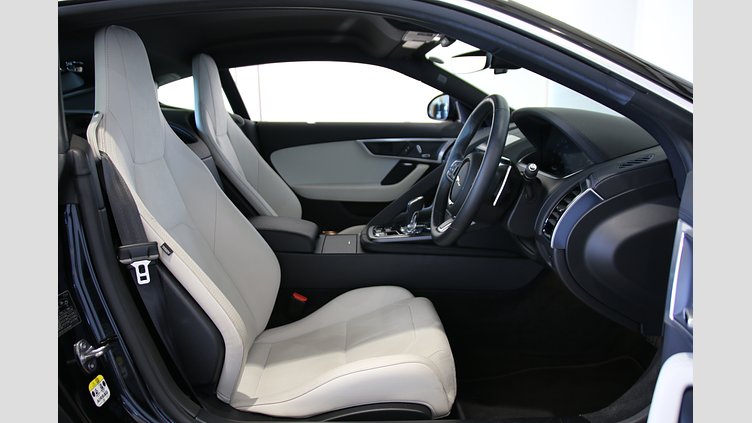 2021 認定中古車 Jaguar F-Type サントリーニブラック P300 オートマチック 後輪駆動 F-TYPEクーペ R-DYNAMIC