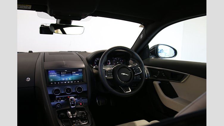 2021 認定中古車 Jaguar F-Type サントリーニブラック P300 オートマチック 後輪駆動 F-TYPEクーペ R-DYNAMIC