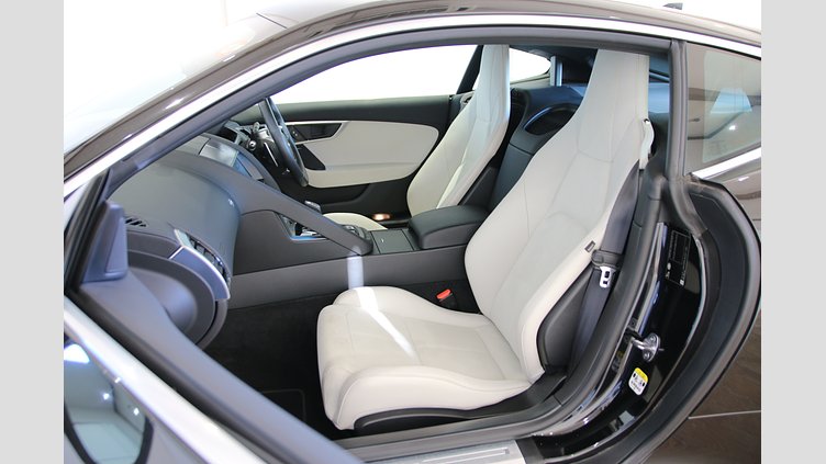 2021 認定中古車 Jaguar F-Type サントリーニブラック P300 オートマチック 後輪駆動 F-TYPEクーペ R-DYNAMIC