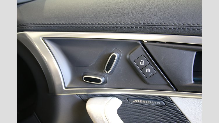 2021 認定中古車 Jaguar F-Type サントリーニブラック P300 オートマチック 後輪駆動 F-TYPEクーペ R-DYNAMIC