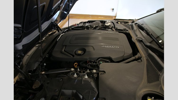 2021 認定中古車 Jaguar F-Type サントリーニブラック P300 オートマチック 後輪駆動 F-TYPEクーペ R-DYNAMIC