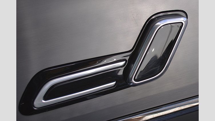 2023 認定中古車 Land Rover Range Rover Sport フジホワイト 3.0リッター6気筒300PSターボチャージドディーゼルMHEV（オートマチック） S