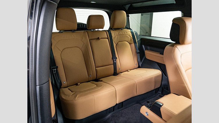 2024 認定中古車 Land Rover Defender 90 サントリーニブラック D350 ディーゼルマイルドハイブリッド X-Dynamic HSE