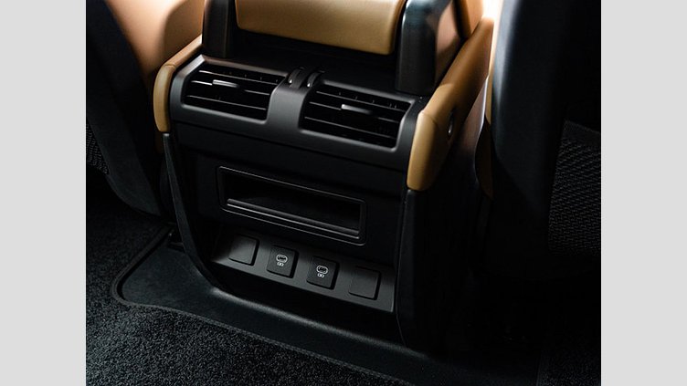 2024 認定中古車 Land Rover Defender 90 サントリーニブラック D350 ディーゼルマイルドハイブリッド X-Dynamic HSE