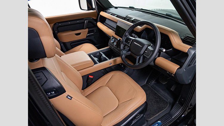 2024 認定中古車 Land Rover Defender 90 サントリーニブラック D350 ディーゼルマイルドハイブリッド X-Dynamic HSE