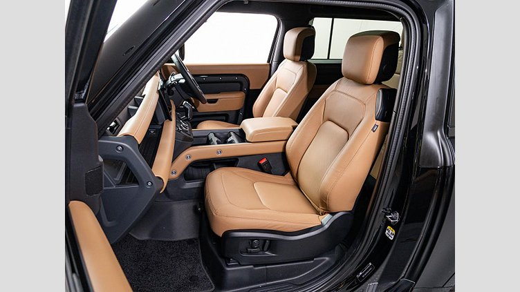 2024 認定中古車 Land Rover Defender 90 サントリーニブラック D350 ディーゼルマイルドハイブリッド X-Dynamic HSE