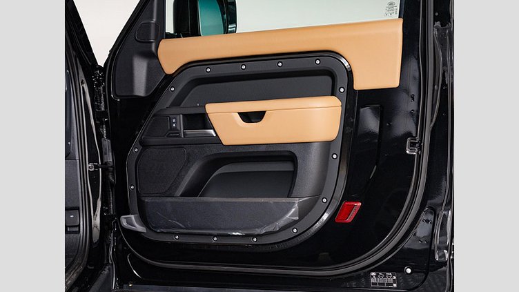 2024 認定中古車 Land Rover Defender 90 サントリーニブラック D350 ディーゼルマイルドハイブリッド X-Dynamic HSE