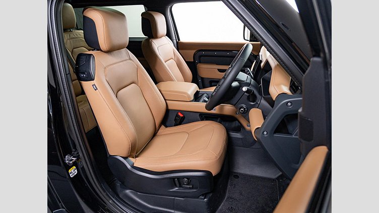 2024 認定中古車 Land Rover Defender 90 サントリーニブラック D350 ディーゼルマイルドハイブリッド X-Dynamic HSE