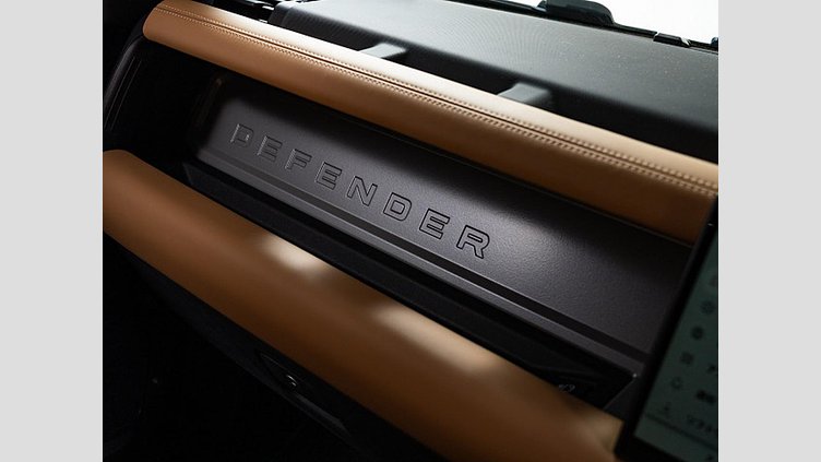 2024 認定中古車 Land Rover Defender 110 カルパチアングレイ P525 ガソリン V8