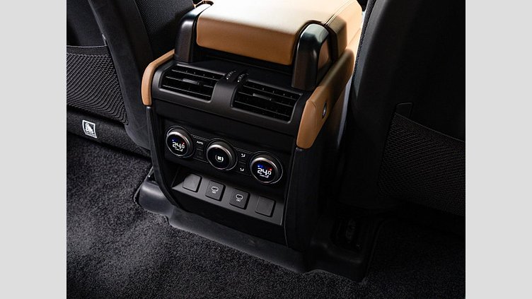 2024 認定中古車 Land Rover Defender 110 カルパチアングレイ P525 ガソリン V8