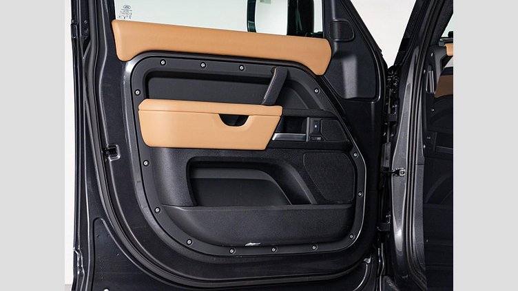 2024 認定中古車 Land Rover Defender 110 カルパチアングレイ P525 ガソリン V8