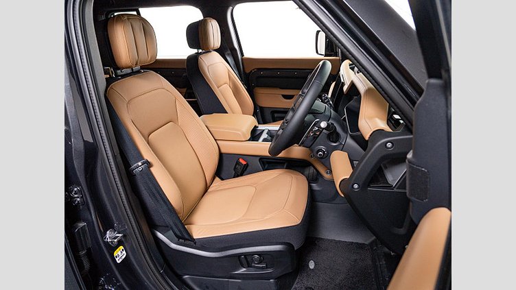 2024 認定中古車 Land Rover Defender 110 カルパチアングレイ P525 ガソリン V8