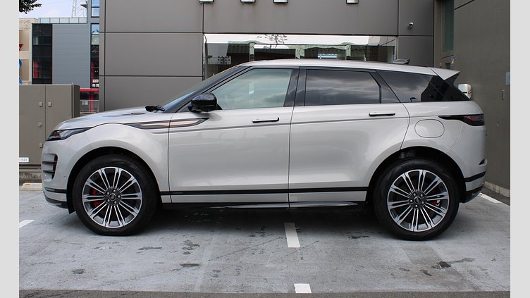 2024 認定中古車 Land Rover Range Rover Evoque ソウルパールシルバー P300eプラグインハイブリッド（ガソリン） スタンダードホイールベース AUTOBIOGRAPHY