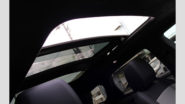 2024 認定中古車 Land Rover Range Rover Evoque ソウルパールシルバー P300eプラグインハイブリッド（ガソリン） スタンダードホイールベース AUTOBIOGRAPHY