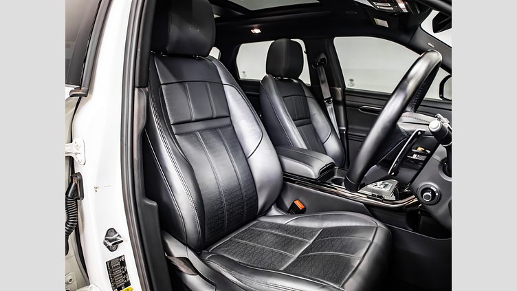 2023 Approved Land Rover Range Rover Evoque Fuji White AWD 2.0D HSE R-Dynamic 147KW (D200)
