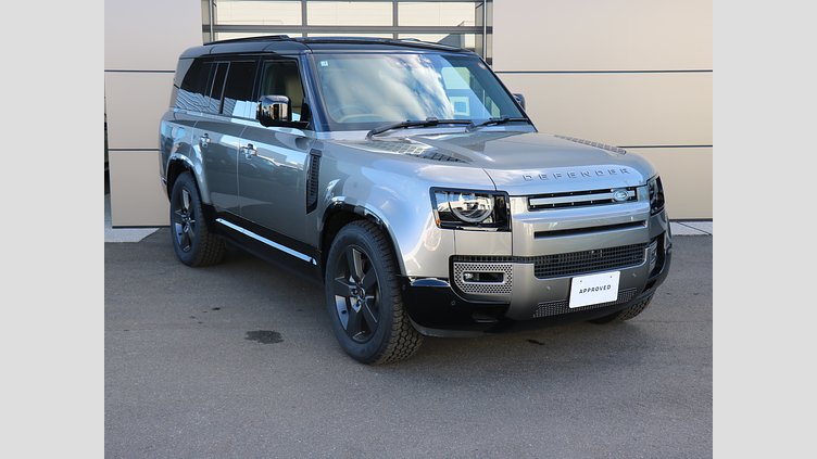 2024 認定中古車 Land Rover Defender 130 シリコンシルバー D350 ディーゼルマイルドハイブリッド X-Dynamic SE