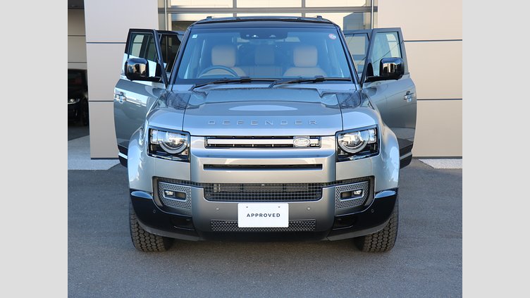 2024 認定中古車 Land Rover Defender 130 シリコンシルバー D350 ディーゼルマイルドハイブリッド X-Dynamic SE
