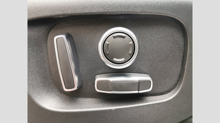 2021 認定中古車 Land Rover Discovery Sport フジホワイト P200 AWD（オートマチック） 標準ホイールベース S