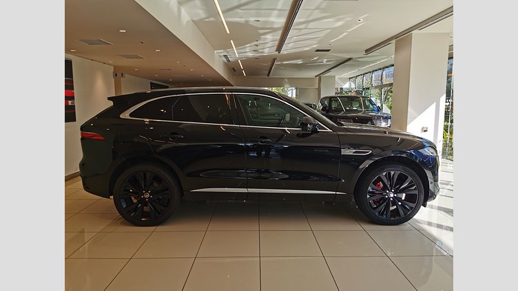 2024 認定中古車 Jaguar F-Pace サントリーニブラック P250 AWD（オートマチック） R-DYNAMIC SE