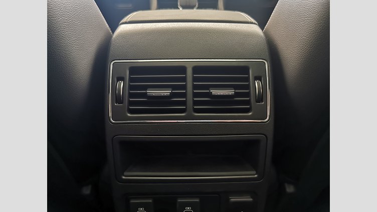 2024 認定中古車 Jaguar F-Pace サントリーニブラック P250 AWD（オートマチック） R-DYNAMIC SE